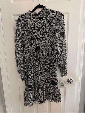 MSK Black and White Floral Ruffle Long-Sleeve Dress
